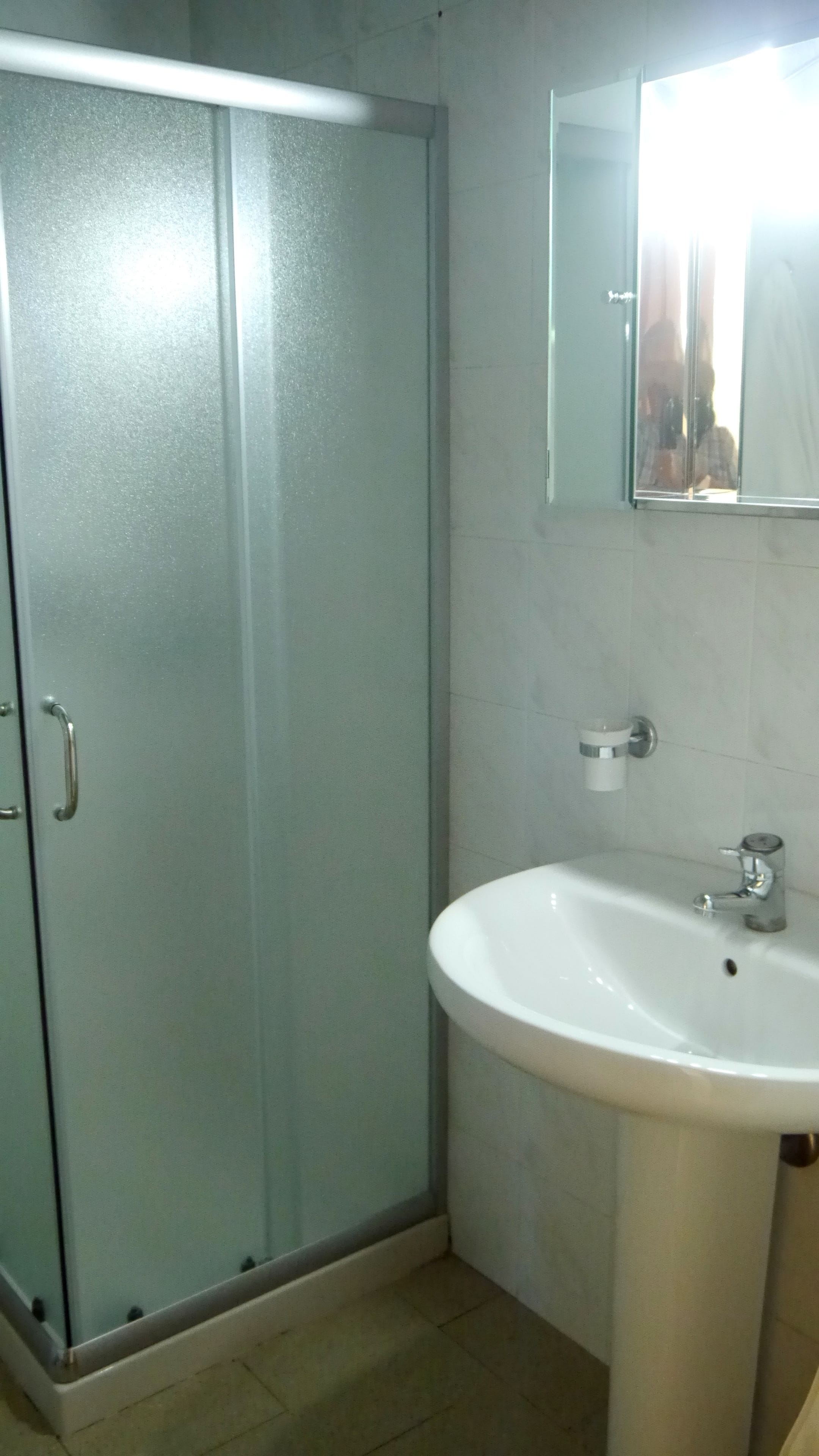 apartment, 2 bedrooms | bathroom | shower, rainfall showerhead, free toiletries, hair dryer
