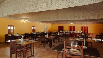 Se sirven desayunos, comidas y cenas