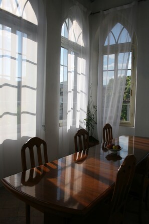Desayuno completo incluido todos los días
