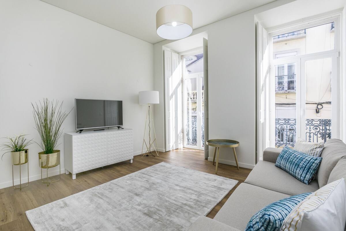 Planxa i posts de planxar, bressols gratuïts i wifi gratuïta