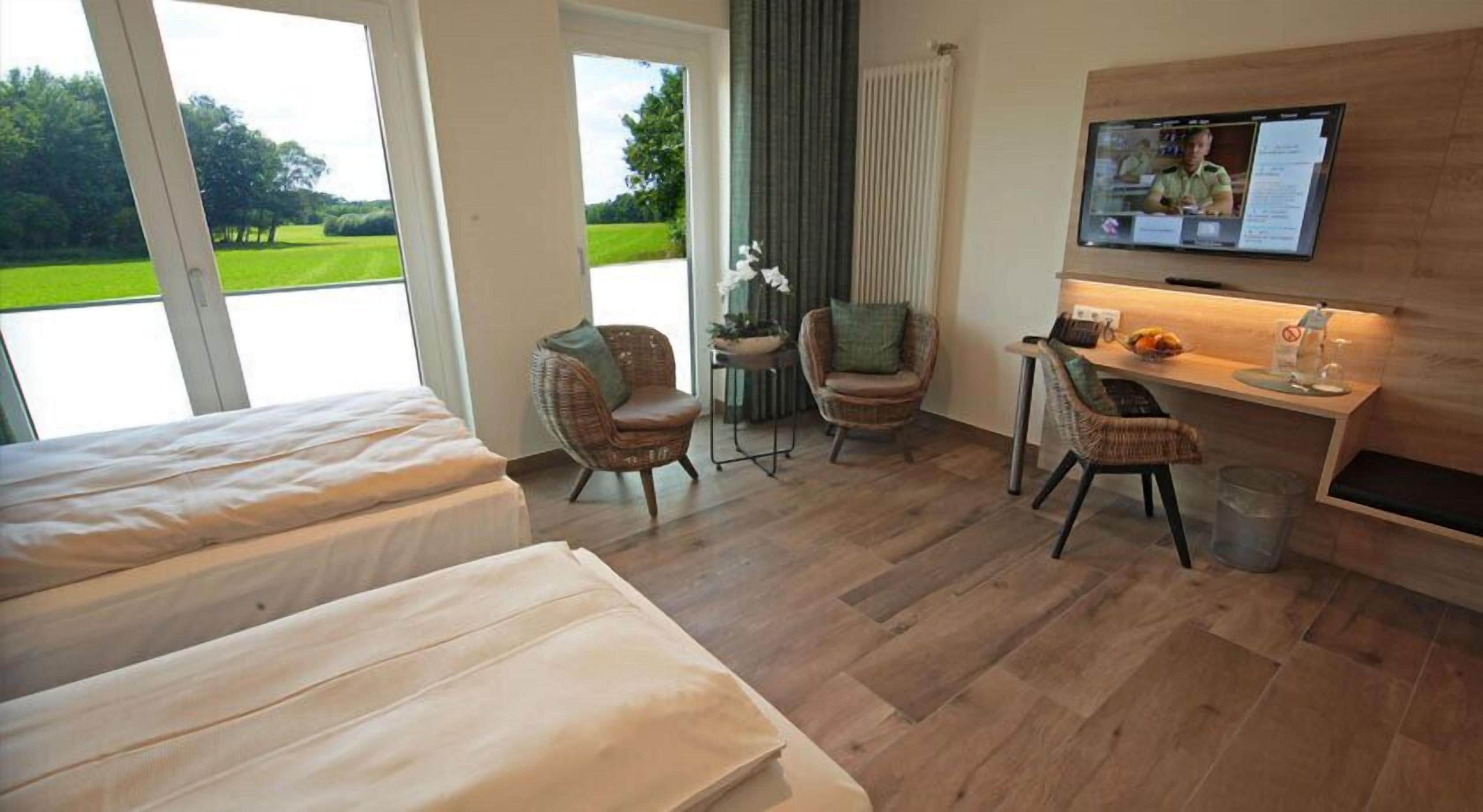 Allergikerbettwaren, Schreibtisch, schallisolierte Zimmer