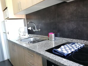 Apartment, 2 Bedrooms, Balcony | Private kitchen