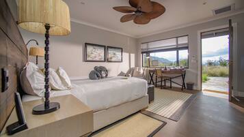 Luxury-Zimmer | Hochwertige Bettwaren, Daunenbettdecken, Zimmersafe, Schreibtisch