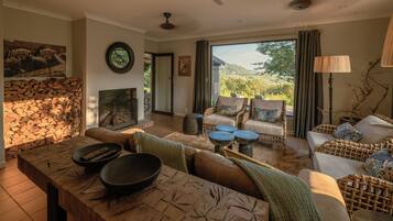 Casa de lujo, vista a la montaña | Área de sala de estar