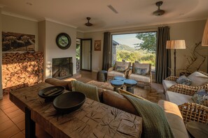 Luxury House, Mountain View | Living area - Valley Lodge - Babanango Game Reserve (Ulundi)