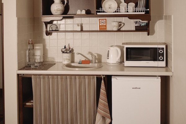 Leilighet – standard | Eget tekjøkken | Kjøleskap, mikrobølgeovn, kaffetrakter/tekoker og vannkoker