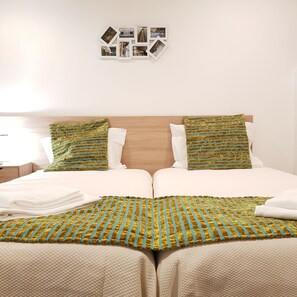 Apartment, 1 Bedroom | 1 bedroom, free WiFi - Apartamento À Francos Metro 1 (Porto)