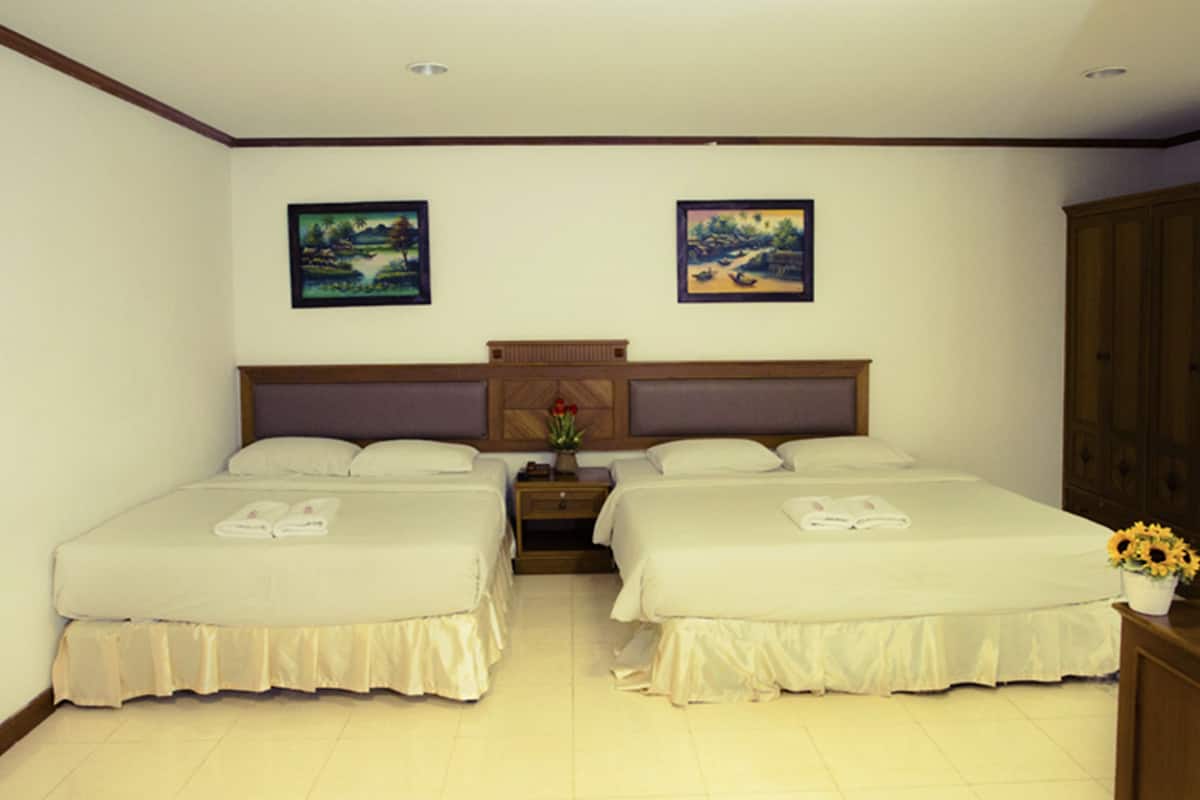 Family Room | Rollaway beds, free WiFi, bed sheets