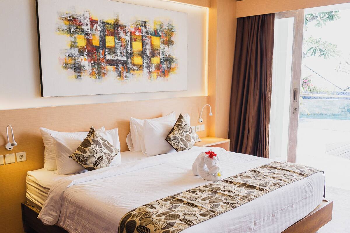 Double Room | In-room safe, desk, laptop workspace, soundproofing