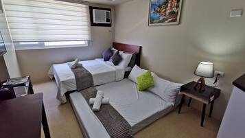 Estúdio (T2 STUDIO B 15TH FL) | Roupas de cama premium, escrivaninha, espaço de trabalho para notebook