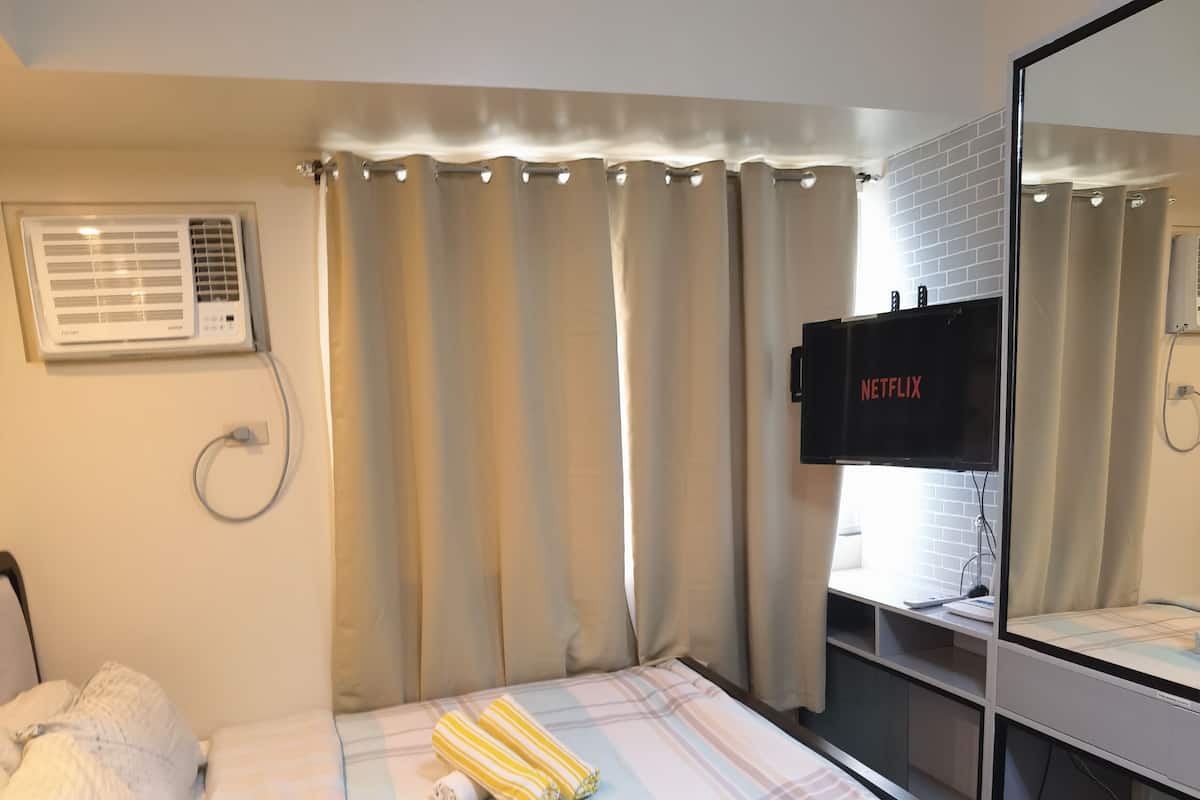 Estudio exclusivo | Ropa de cama de alta calidad y escritorio