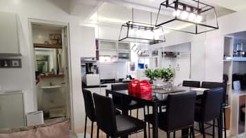 T2 STUDIO D 14TH FL