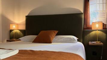 Traditional Double Room, 1 Double Bed | Free WiFi, bed sheets