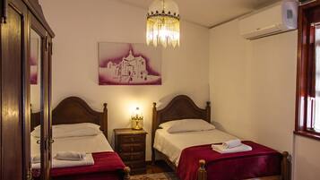 Tvåbäddsrum - 2 enkelsängar | Gratis wi-fi och sängkläder