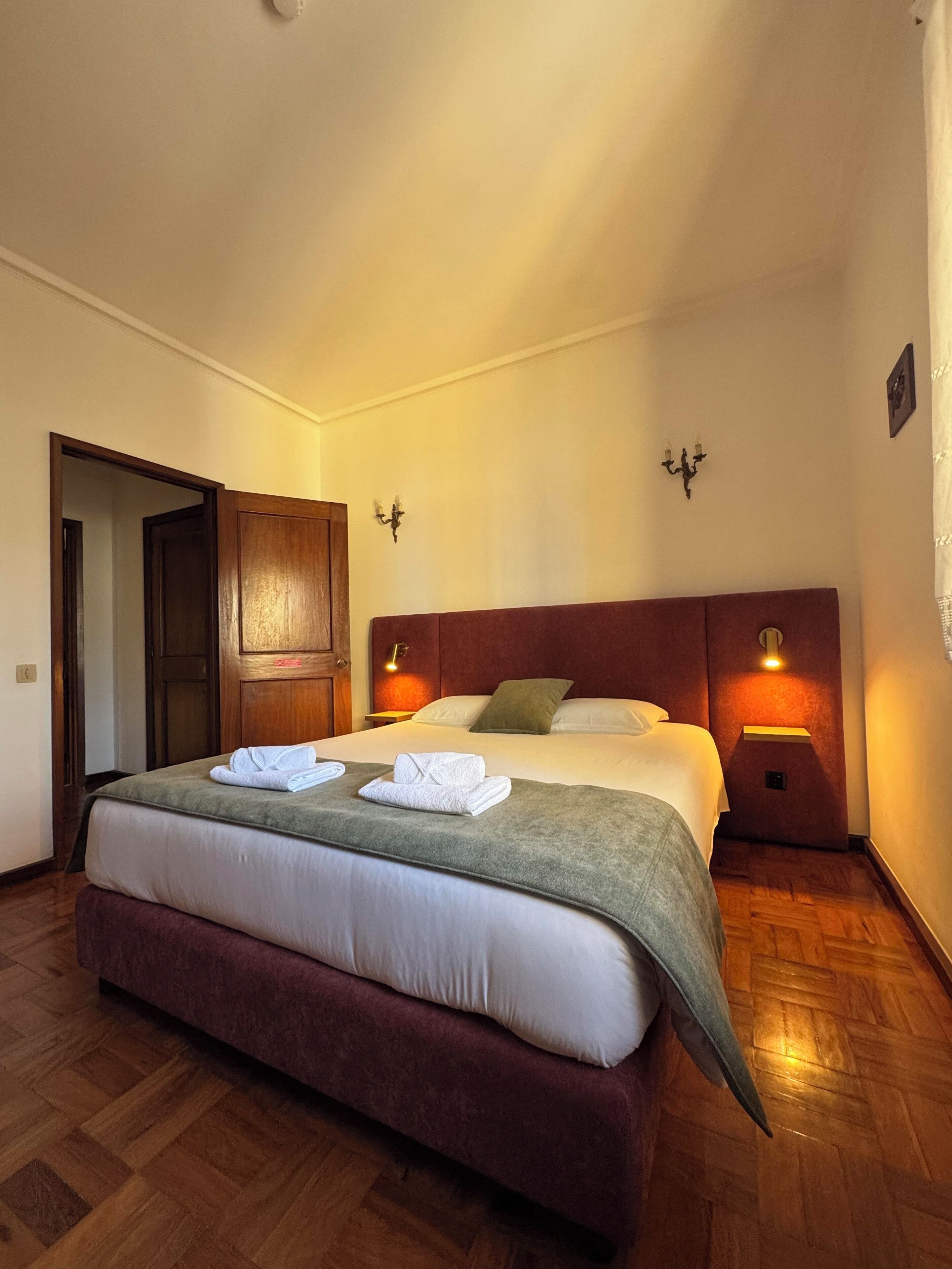 Family Double Room, 1 Double Bed, Bathtub, River View | Free WiFi, bed sheets