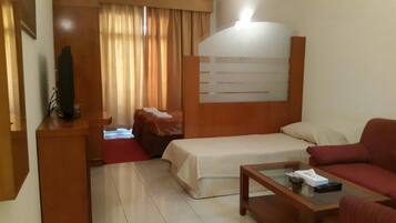 Deluxe Triple Room | Premium bedding, minibar, in-room safe, individually decorated
