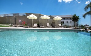 Seasonal outdoor pool - Eko Suites (Apokoronas)