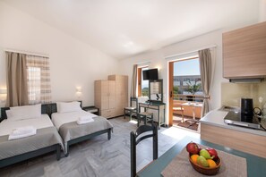 Studio, näköala puutarhaan | 2 makuuhuonetta, äänieristys, vauvansängyt, ilmainen Wi-Fi