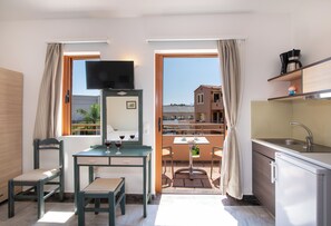 Soundproofing, cots/infant beds, free WiFi, bed sheets - Eko Suites (Apokoronas)