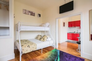 Apartment, 1 Bedroom | 1 bedroom, free WiFi - Apartamento À Francos Burguer Station 1 (Porto)