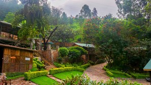 Exterior - Bunyonyi Overland Resort (Kabale)