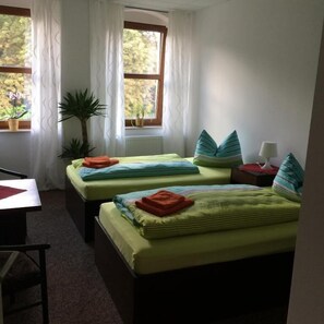 Bureau, Wi-Fi gratuit, draps fournis