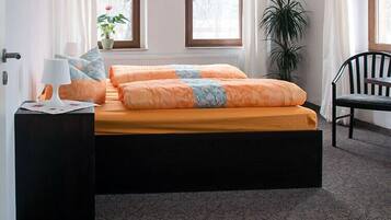 Schreibtisch, kostenloses WLAN, Bettwäsche