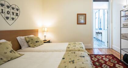 Apartamento A Francos Artist Painting 1