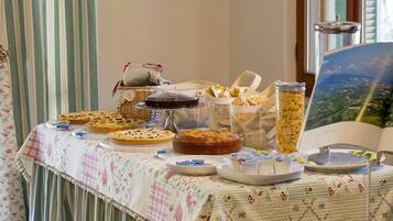 Petit déjeuner buffet servi tous les jours en supplément