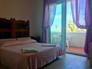 Family Room, 2 Bedrooms, Non Smoking | Blackout drapes, soundproofing, free WiFi, bed sheets - La Panoramica (San Benedetto del Tronto)