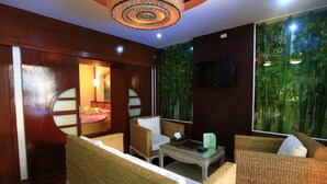 Deluxe Double Room | Living area | Flat-screen TV - Lamduan Boutique (Chiang Mai)
