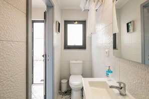 Apartment, 1 Bedroom | Bathroom
