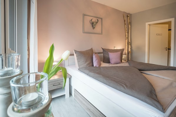 Comfort-huoneisto, 1 makuuhuone, tupakointi kielletty, vuoristonäköala | Pimennysverhot, silitysrauta/-lauta, ilmainen Wi-Fi