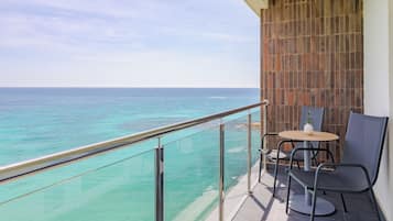 The Level Premium Junior Suite Sea View Adults Only | Terrace/patio