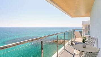 The Level Premium Junior Suite Sea View Adults Only | Kameruitzicht