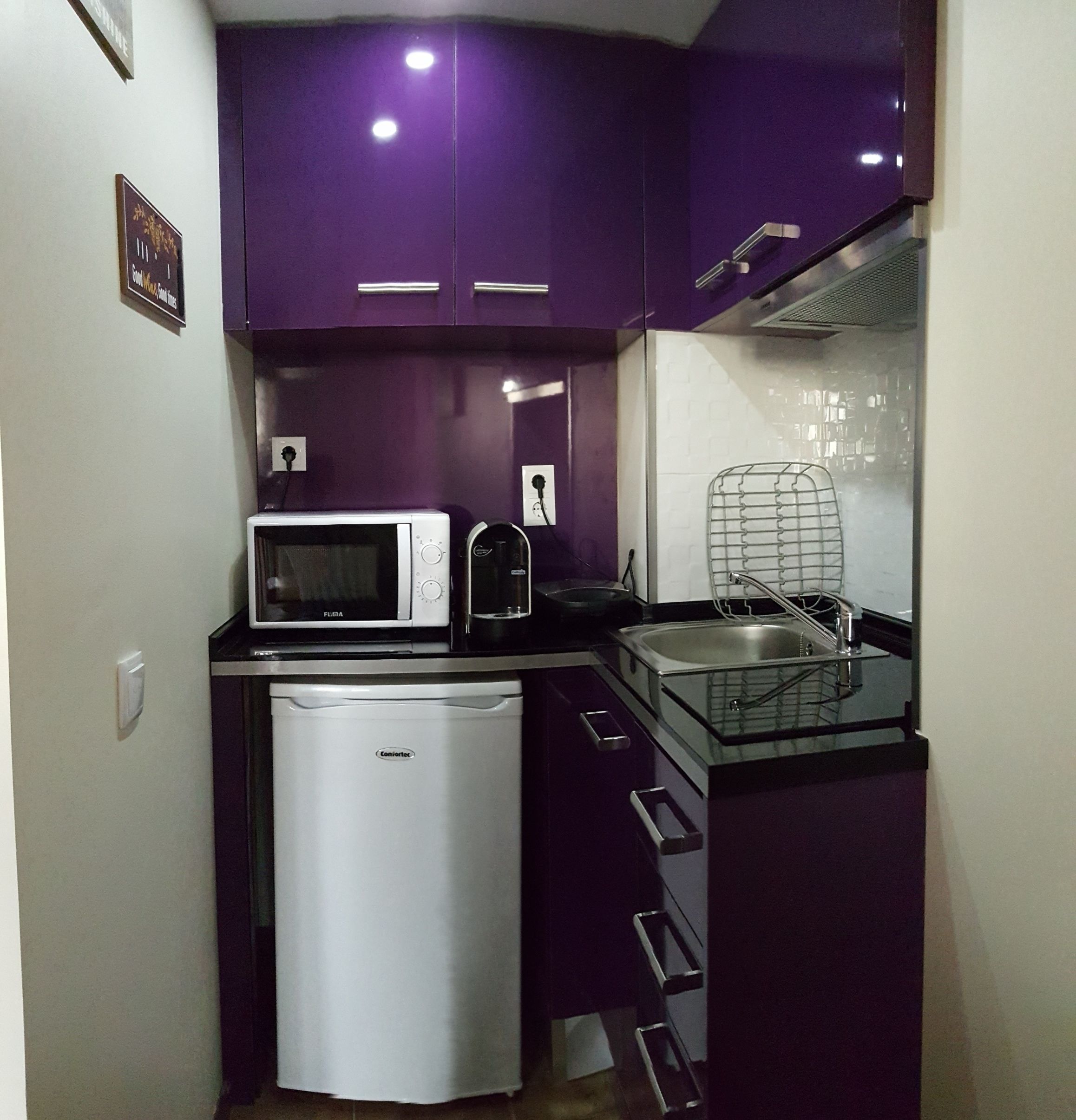 Luxury Loft, 1 Bedroom, Balcony | Private kitchen | Fridge, microwave, oven, stovetop