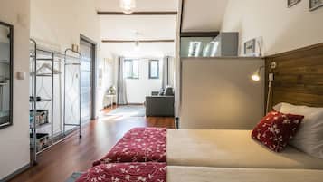 Luxury Loft, 1 Bedroom, Balcony | Living room | Flat-screen TV