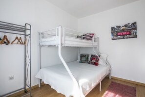 Apartment, 1 Bedroom, Balcony | 1 bedroom, iron/ironing board, free WiFi, bed sheets - Apartamento A Francos Balcony (Porto)