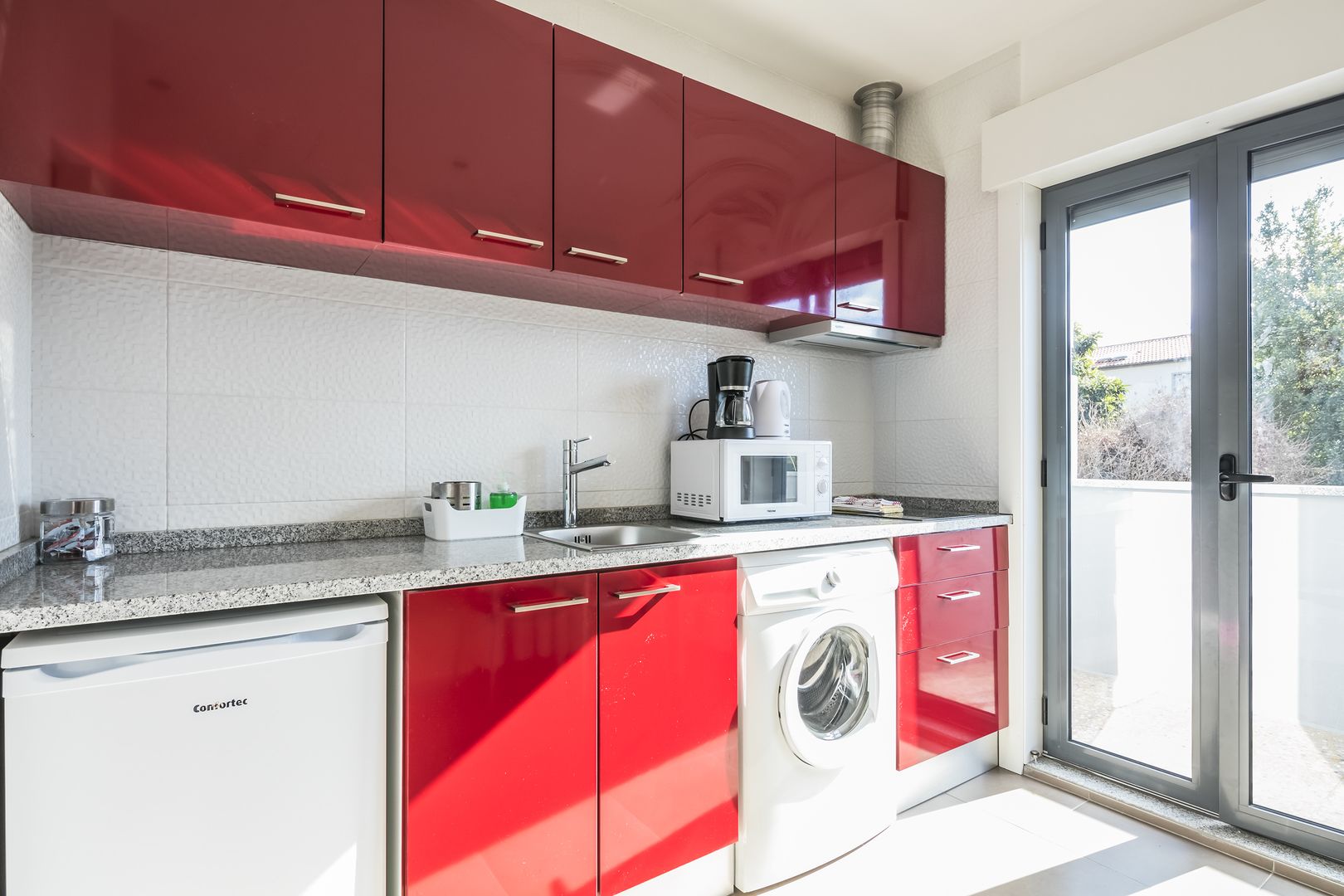 Departamento, 1 habitación, balcón | Cocina privada | Refrigerador, microondas, parrilla de estufa y cafetera y tetera 