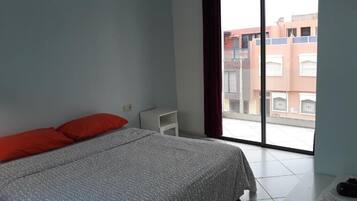 2 chambres, rideaux occultants, Wi-Fi gratuit, draps fournis