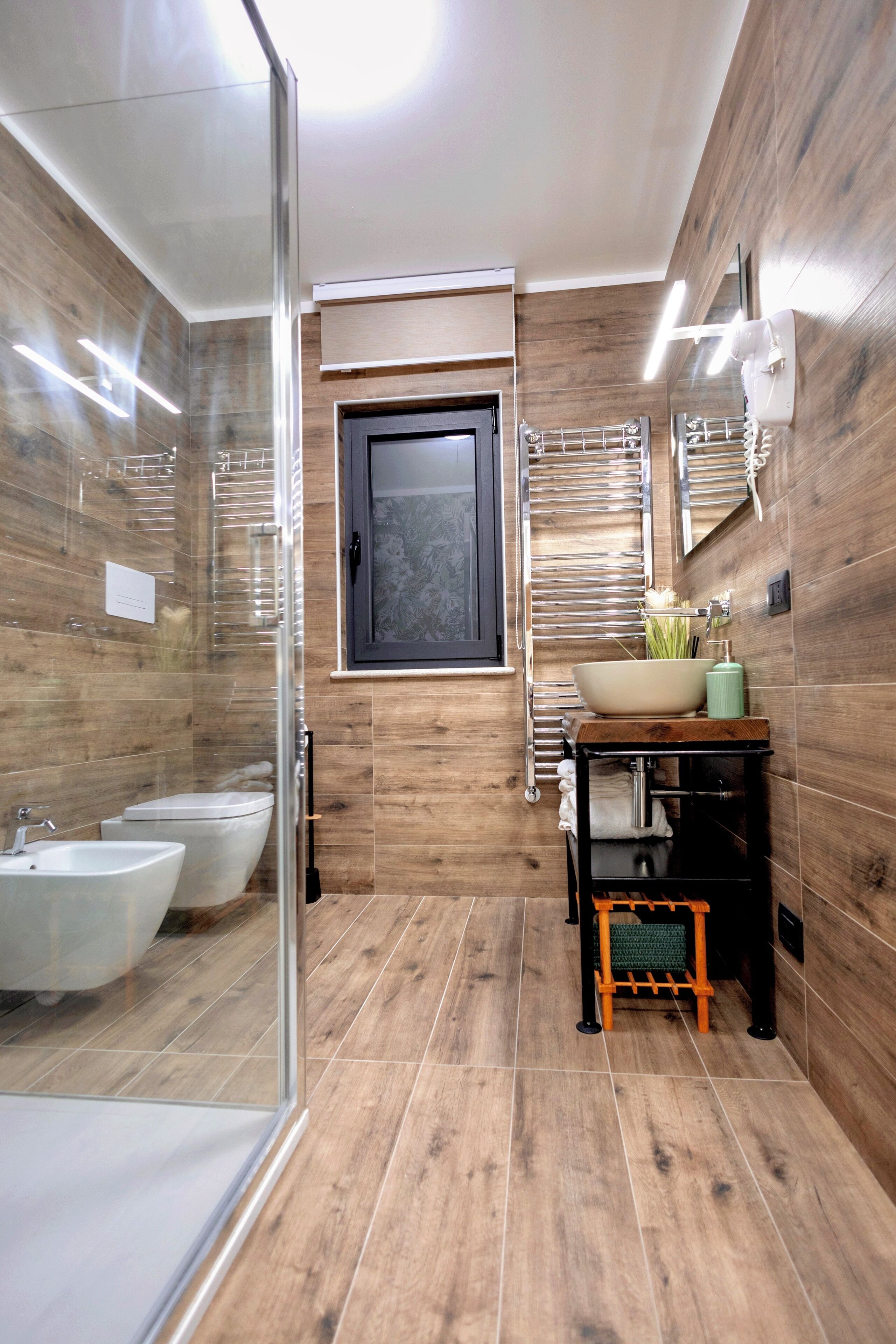 Suite | ห้องน้ำ | ฝักบัว, เรนชาวเวอร์, ของใช้ในห้องน้ำฟรี, ไดร์เป่าผม