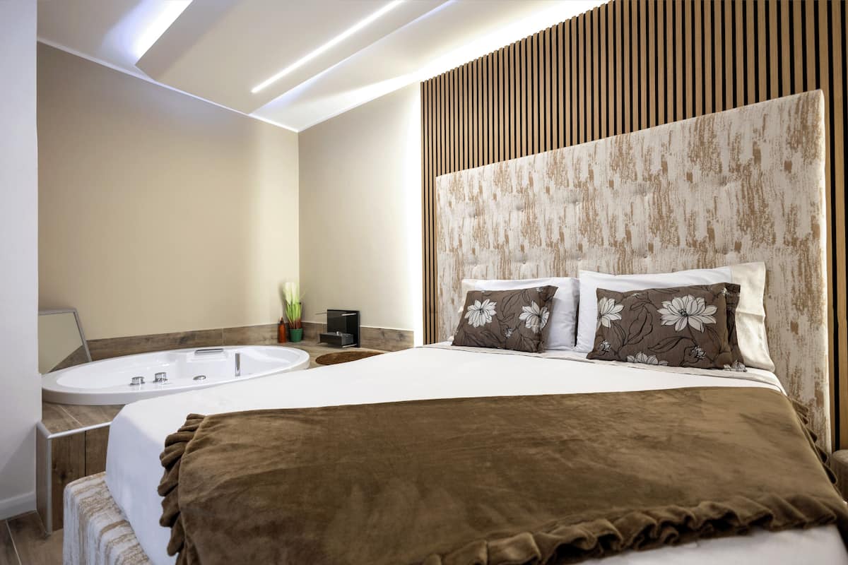 Suite | 1 phòng ngủ, minibar với thức uống miễn phí, két bảo mật tại phòng, bàn