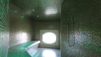 Sauna, hot tub, steam room, 1 treatment room