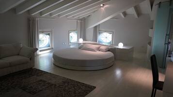 Luxury Double Room, 1 Double Bed | Premium bedding, down comforters, in-room safe, desk