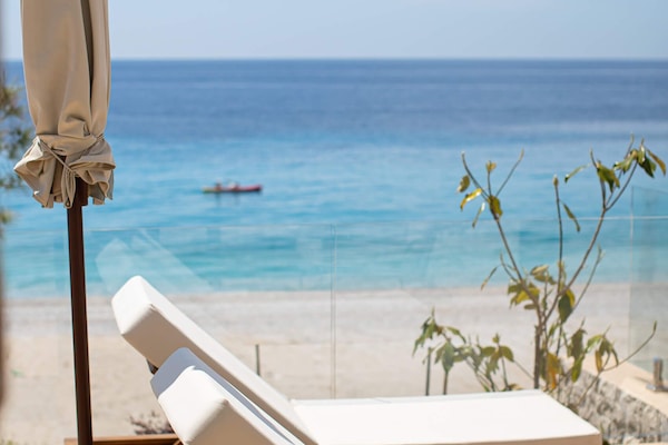 Minibar, desk, soundproofing, free WiFi