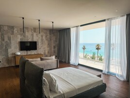 Minibar, escritorio, sistema de insonorización y wifi gratis 