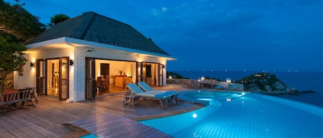 Eagle Villa, Ocean and Beach View | Premium bedding, pillow-top beds, minibar, in-room safe