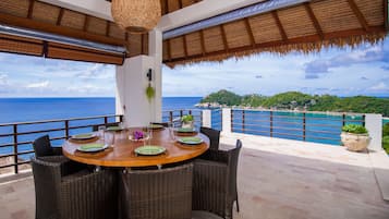 Turtle Villa, Ocean and Beach View | Dineren in de kamer