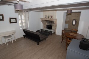 Cottage, 1 Queen Bed, Non Smoking | Room amenity - HAMEAU DE SALVY (Latresne)