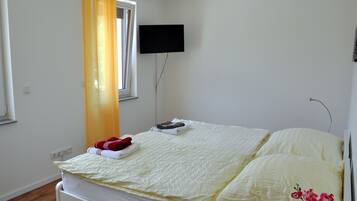 Standard Apartment, Multiple Bedrooms, Non Smoking | 2 bedrooms, individually decorated, individually furnished